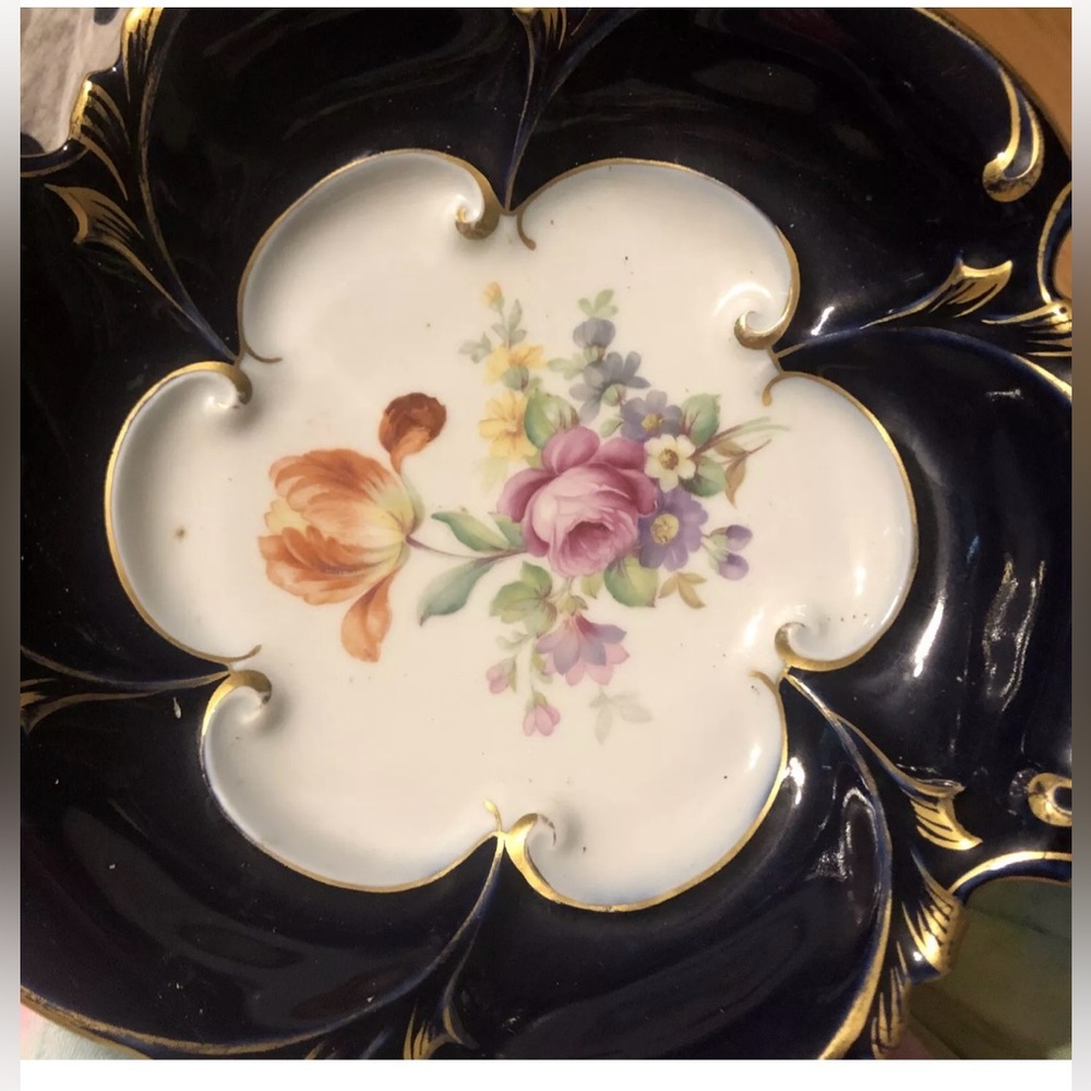 JL Menau GrafVon Henneberg Porzellan Echt Kobalt Scalloped Gold Trim Floral Bowl - Picture 1 of 4
